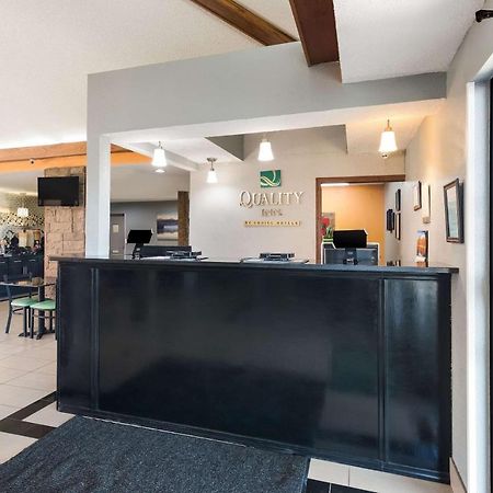 Quality Inn Upper Sandusky Bagian luar foto