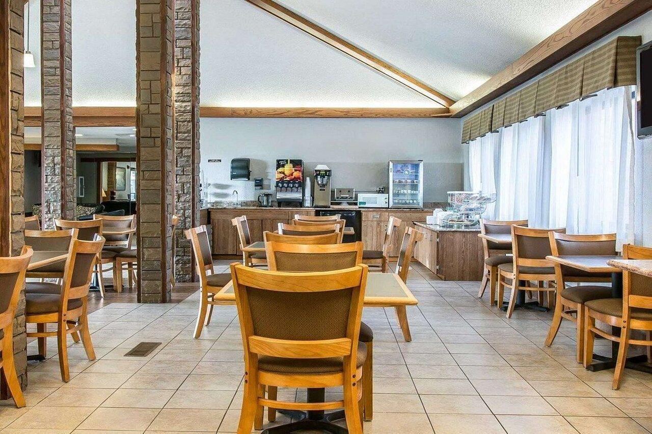 Quality Inn Upper Sandusky Bagian luar foto