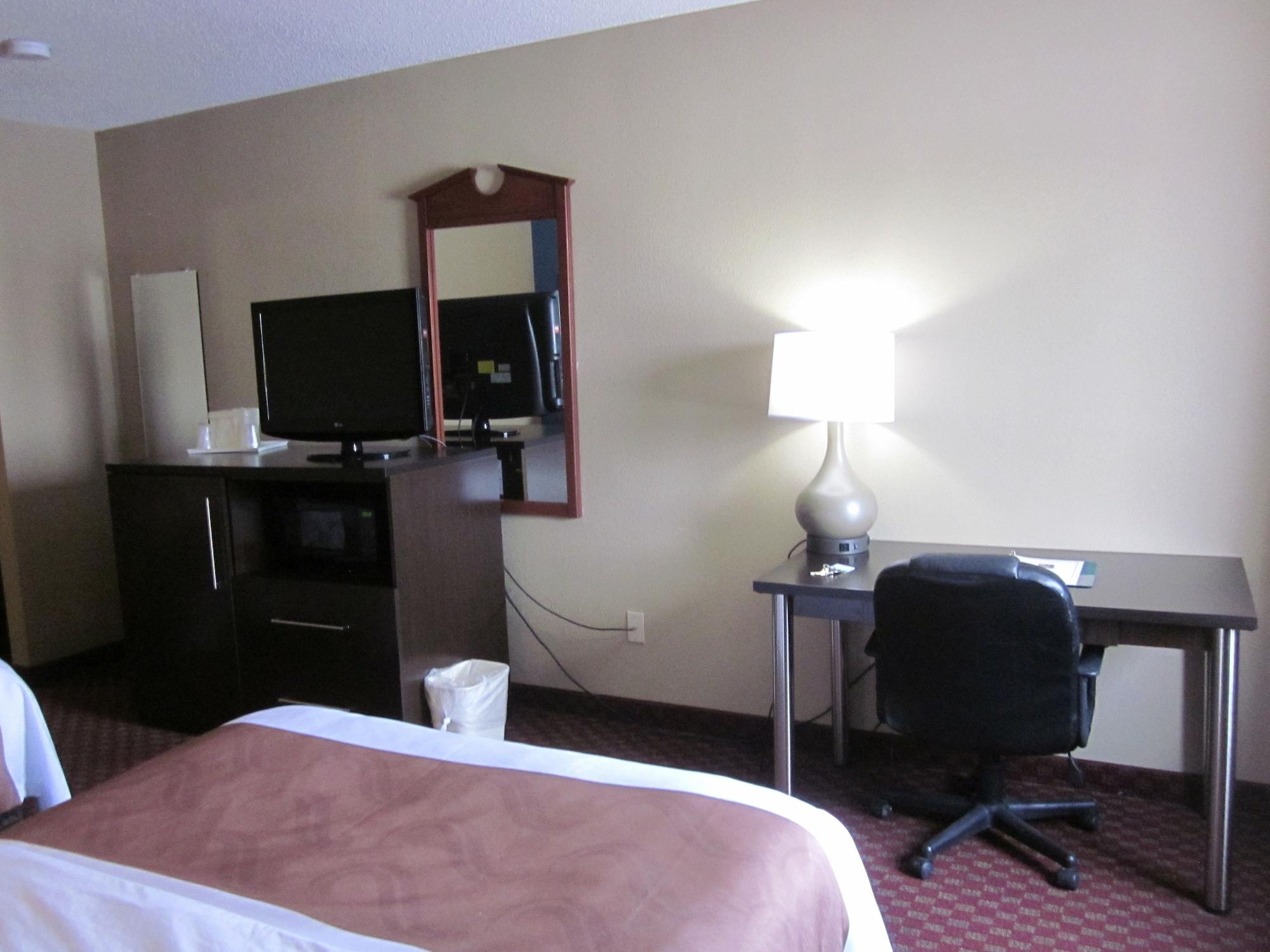 Quality Inn Upper Sandusky Bagian luar foto