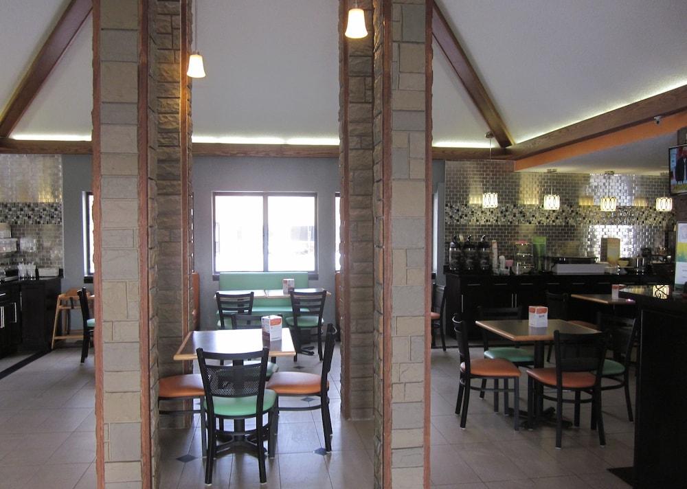 Quality Inn Upper Sandusky Bagian luar foto