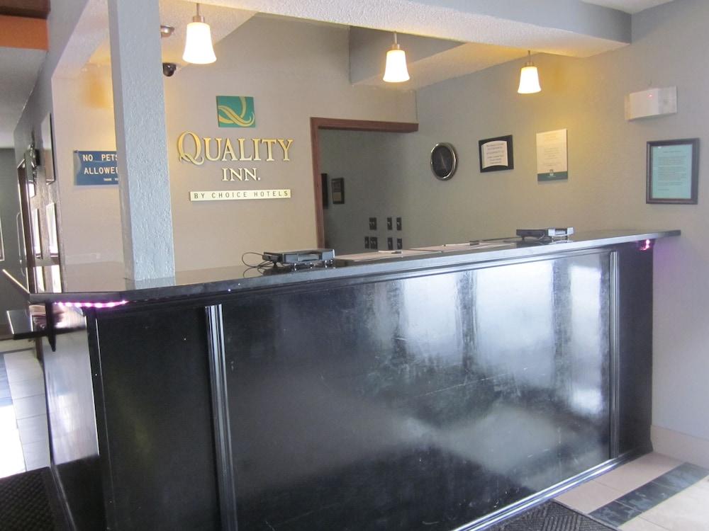 Quality Inn Upper Sandusky Bagian luar foto