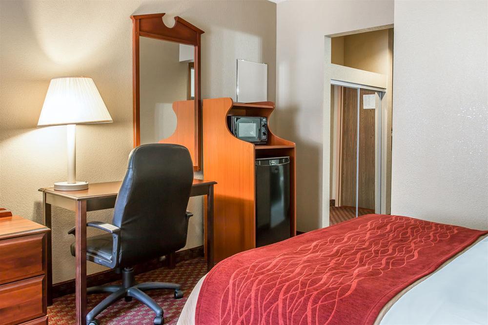 Quality Inn Upper Sandusky Bagian luar foto
