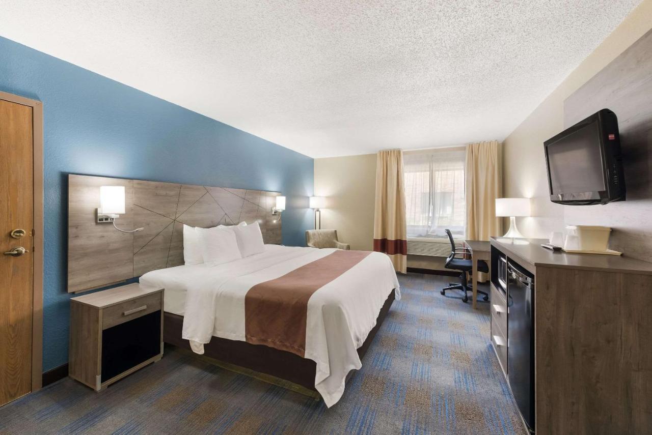 Quality Inn Upper Sandusky Bagian luar foto