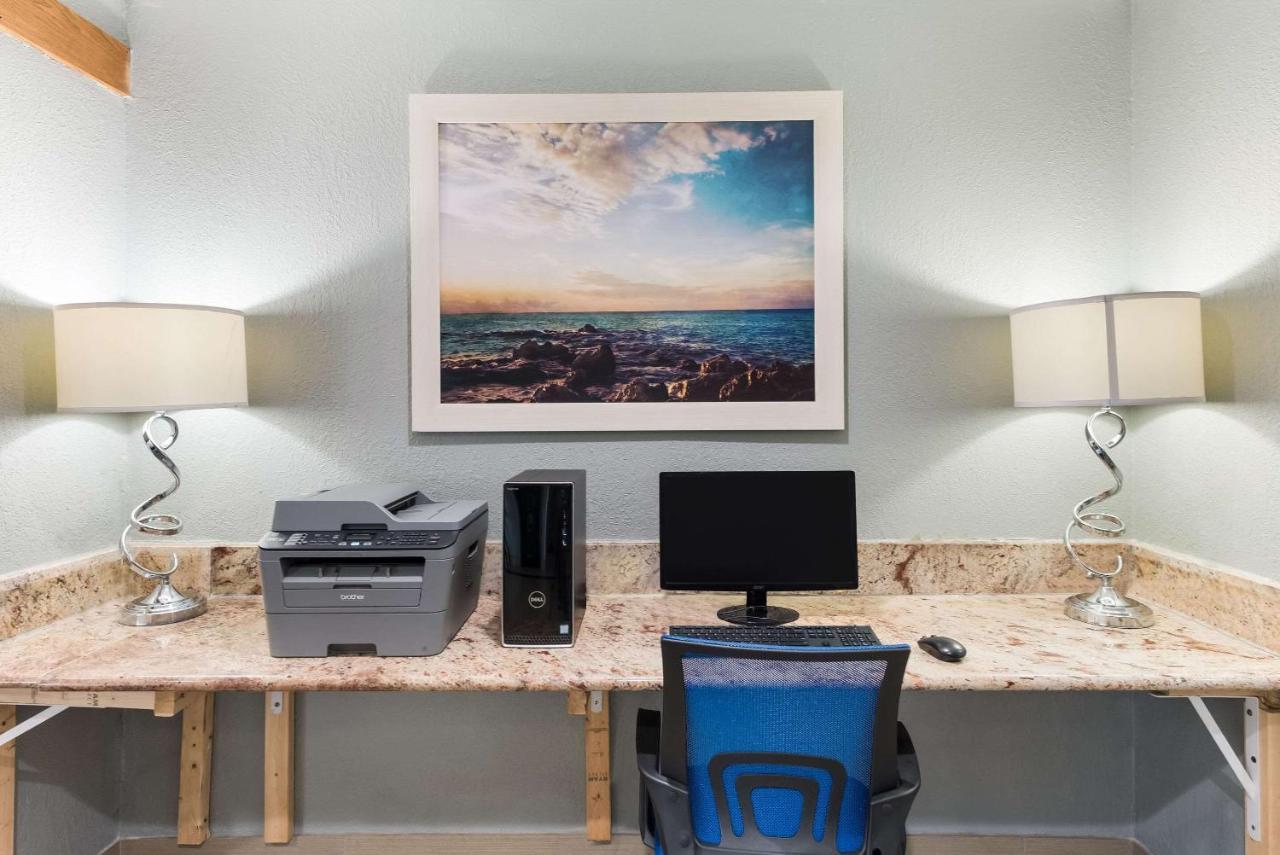 Quality Inn Upper Sandusky Bagian luar foto